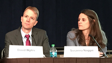 David Wyles y Susanna Naggie, en su intervención en la CROI 2015. Foto: Liz Highleyman, hivandhepatitis.com