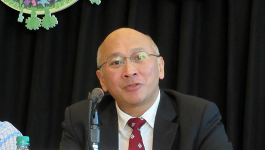 Saye Khoo, en su presentación de los resultados del estudio DOLPHIN-2, en la CROI 2019. Foto: Liz Highleyman.