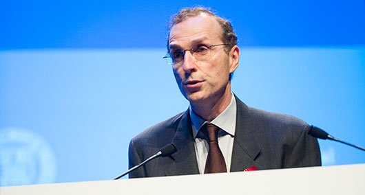 Jean-Michel Molina, en su intervención en HIV Glasgow. Imagen cortesía de Terapia Farmacológica del VIH, Glasgow 2014 (hivglasgow.org) 