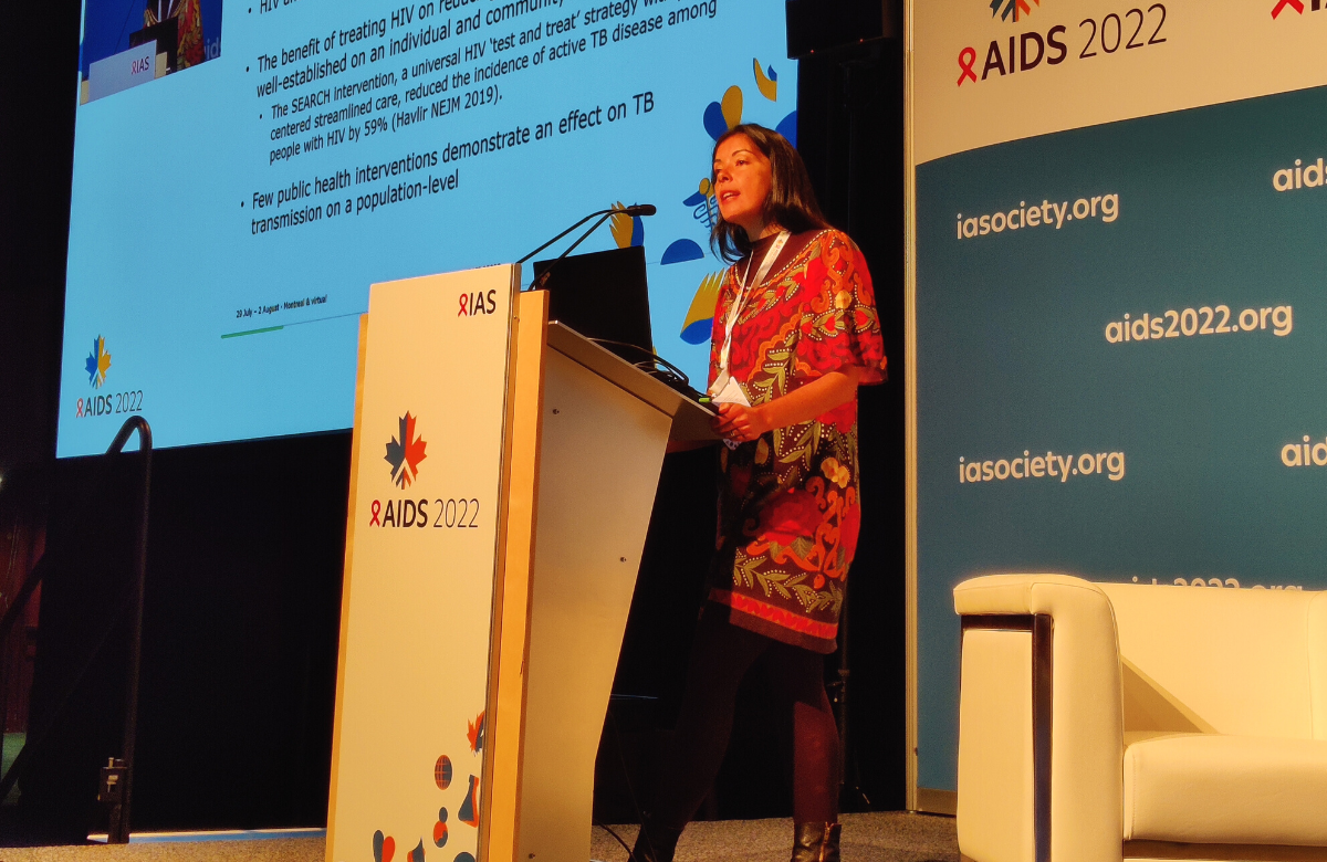 La doctora Carina Marquez, en la AIDS 2022. Foto: Roger Pebody. 