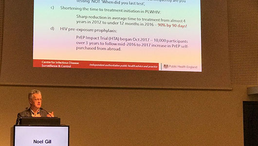 Noel Gill durante su presentación en la EACS 2017. Créditos de la imagen: @caryjameslondon