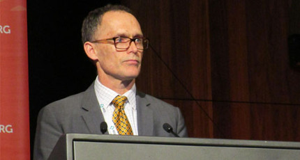 Andrew Grulich, del Instituto Kirby en la Universidad de Nueva Gales del Sur, en su presentación en AIDS 2014. Foto: Liz Highleyman, hivandhepatitis.com