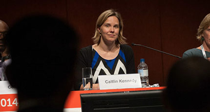 Caitlin Kennedy, de la Universidad Johns Hopkins en su intervención en AIDS 2014. Foto: International AIDS Society/Steve Forrest.