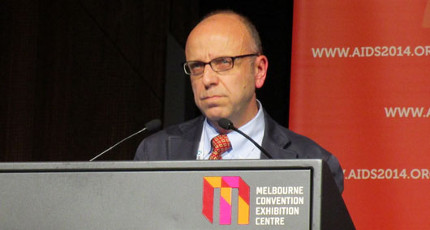 Andrea Antinori, del Instituto Nacional de Enfermedades Infecciosas de Roma en su presentación en AIDS 2014. Foto: Liz Highleyman, hivandhepatitis.com.