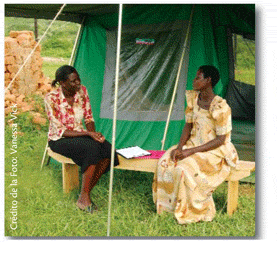 En Kenia, Suráfrica y Uganda, los ensayos de vacunas del sida patrocinaron eventos comunitarios en los que se transmitieron mensajes sobre la prevención del VIH